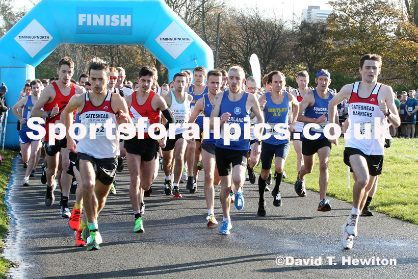Senior men and women, Heaton Memorial 10k Road Race, Town Moor, Newcastle.  Photo: David T. Hewitson/Sports for All Pics